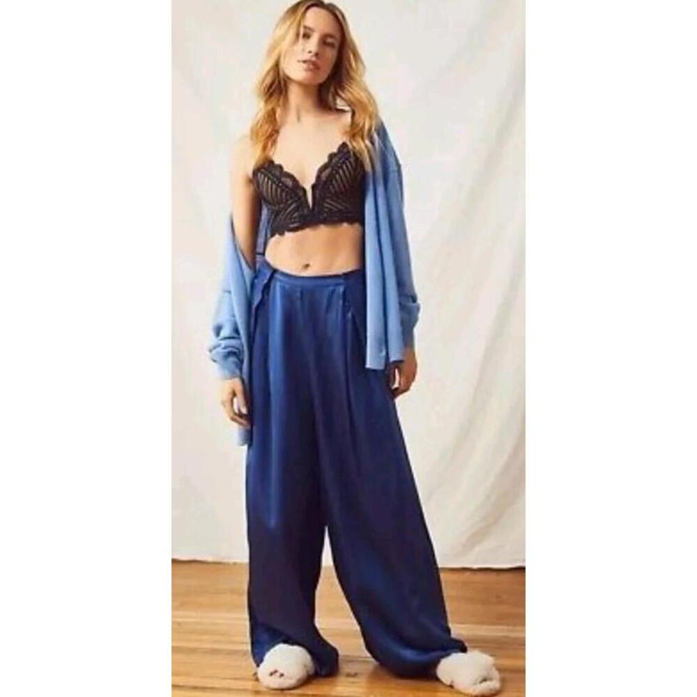 FREE PEOPLE Size S SILK CITY WIDE LEG PANTS TROUSERS IN NAVY BLUE NWT $198 # C3